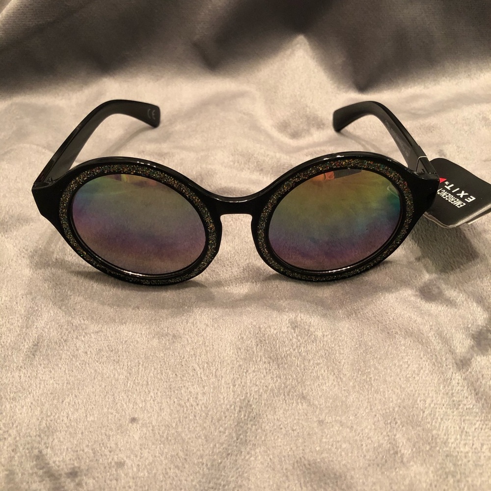 Women’s sunglasses